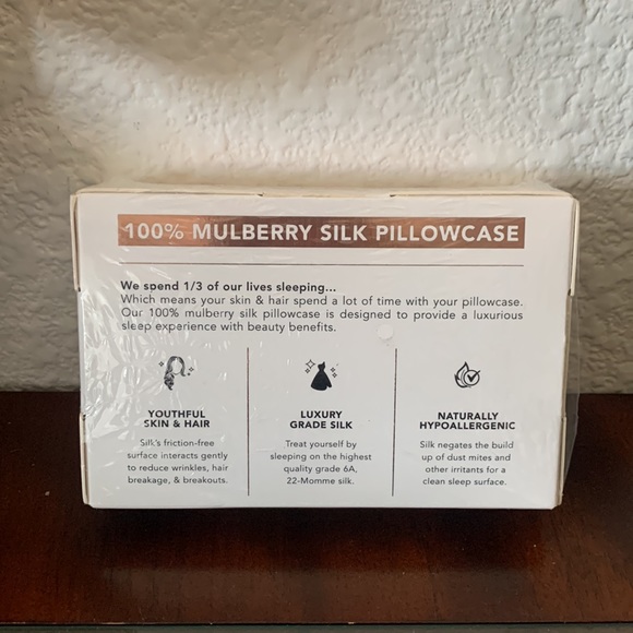 NIB Night 100% Mulberry Silk Pillowcase standard/queen hypoallergenic - Picture 2 of 10